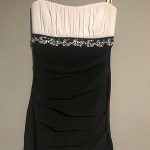 strapless black and white prom dress